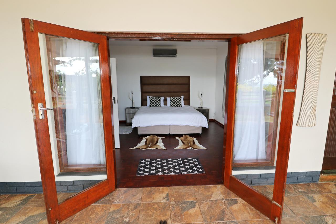 Msitu Kwetu Lodge & Safaris フルフルウェ エクステリア 写真